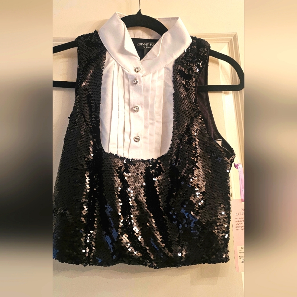NWT Johnny Wujek for JCPenney Junior’s  Medium Black/White Sleeveless Sequin Top